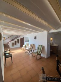 cortijo-vigas-detached-character-house-for-sa