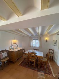 cortijo-vigas-detached-character-house-for-sa