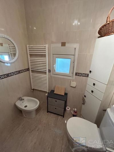 Image No.17-3 Bed Villa for sale