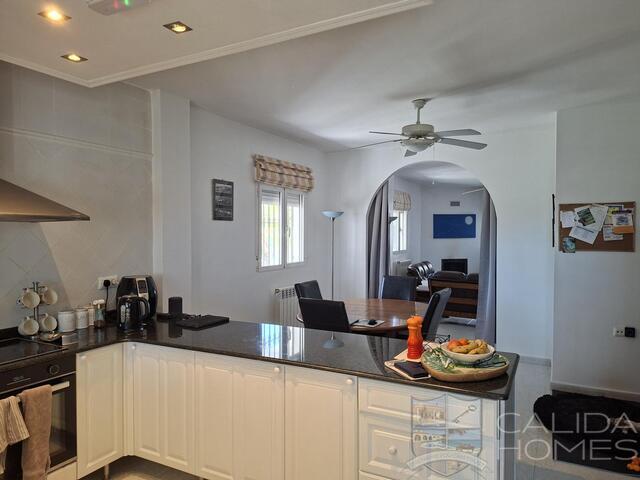 Image No.15-4 Bed Villa for sale