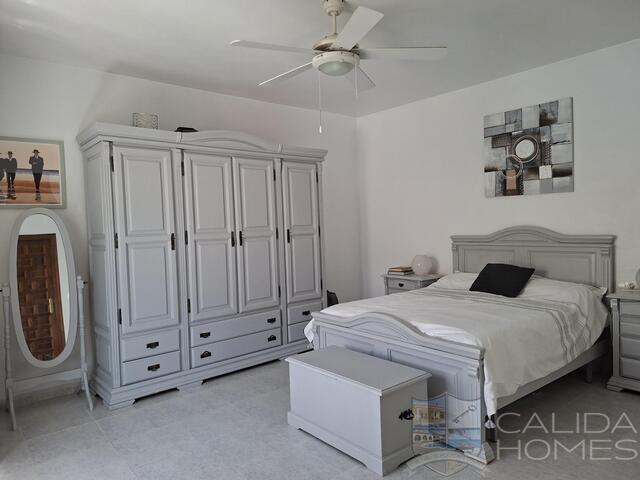 Image No.19-4 Bed Villa for sale