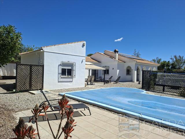 Image No.2-4 Bed Villa for sale
