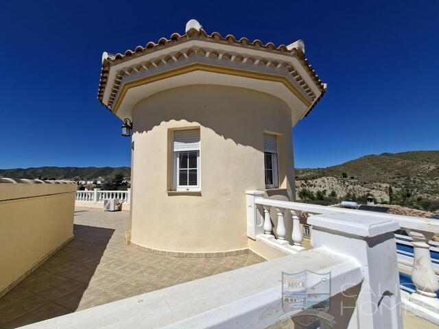 Image No.7-4 Bed Villa for sale