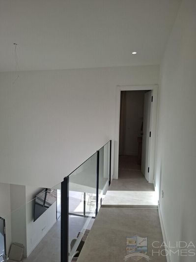 Image No.17-3 Bed Property for sale