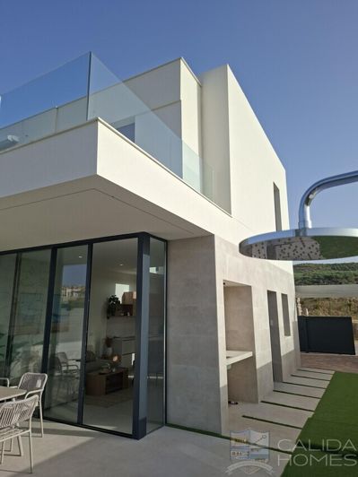 Image No.6-3 Bed Property for sale