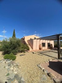 cortijo-arbol-detached-character-house-for-sa