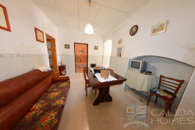 Image No.11-5 Bed Property for sale