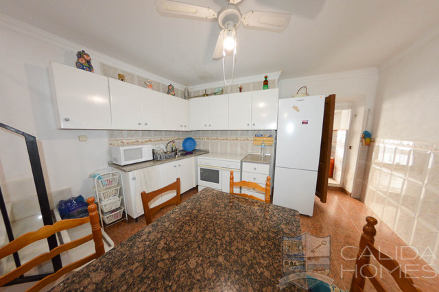 Image No.13-5 Bed Property for sale