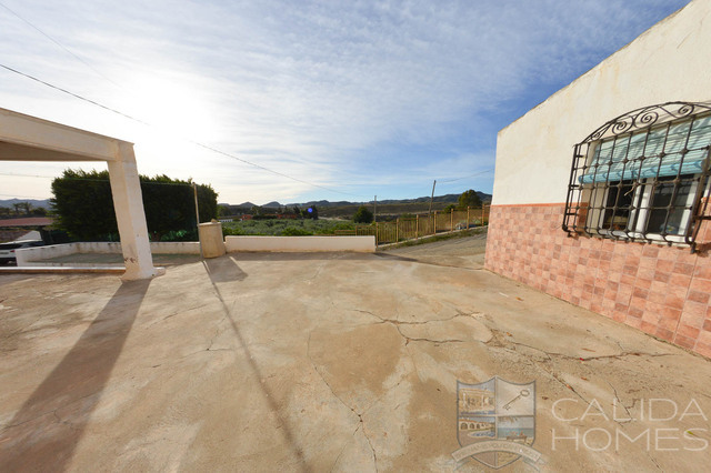 Image No.2-5 Bed Property for sale