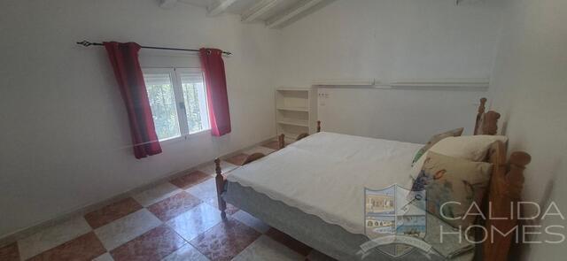 Image No.13-5 Bed Property for sale