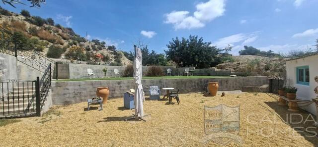 Image No.6-5 Bed Property for sale