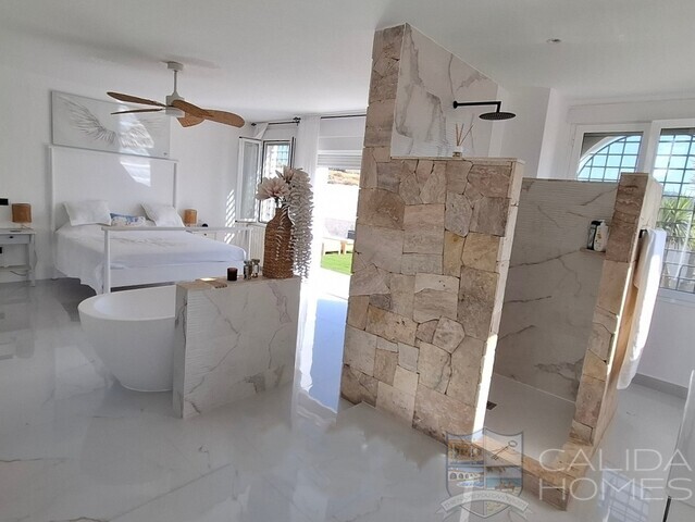Image No.13-4 Bed House for sale