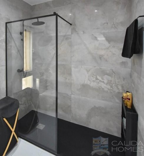 Image No.16-4 Bed House for sale
