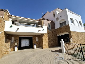 villa-palomares-detached-character-house-for-