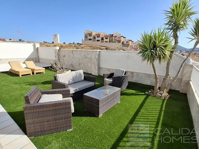 Image No.3-4 Bed House for sale