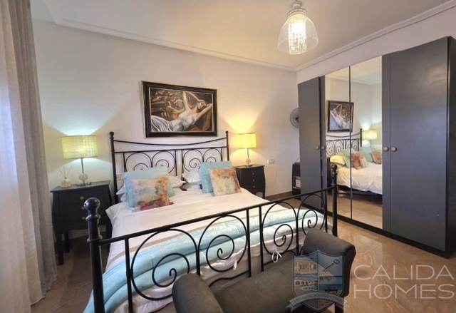 Image No.18-4 Bed Villa for sale