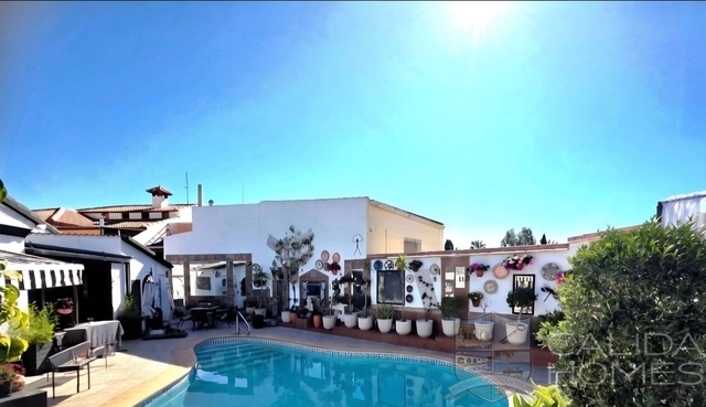 Image No.4-4 Bed Villa for sale