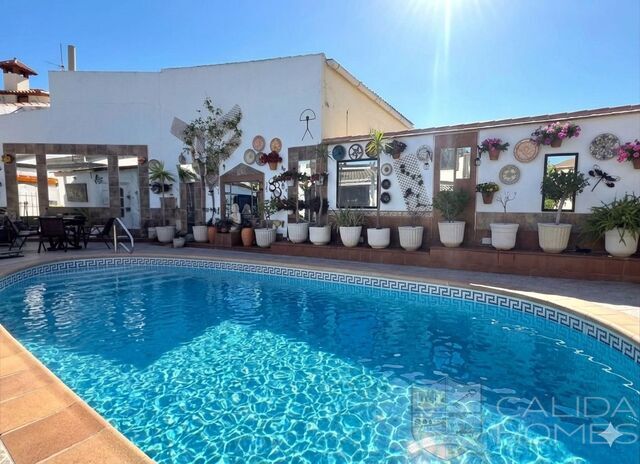 Image No.5-4 Bed Villa for sale