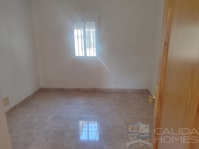 Image No.9-5 Bed Townhouse for sale