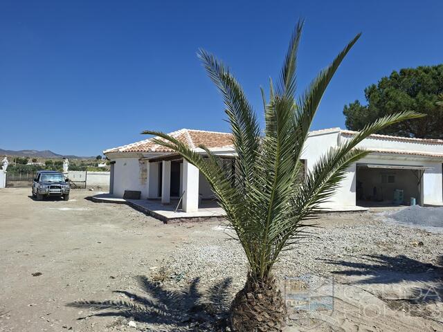 Image No.3-3 Bed Villa for sale
