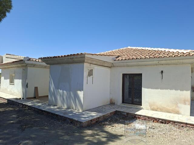 Image No.8-3 Bed Villa for sale