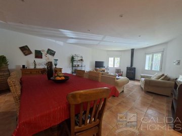 villa-solare--resale-villa-for-sale-in-huerca
