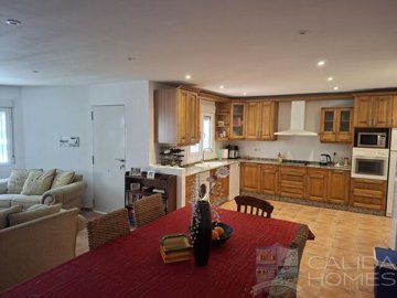 villa-solare--resale-villa-for-sale-in-huerca