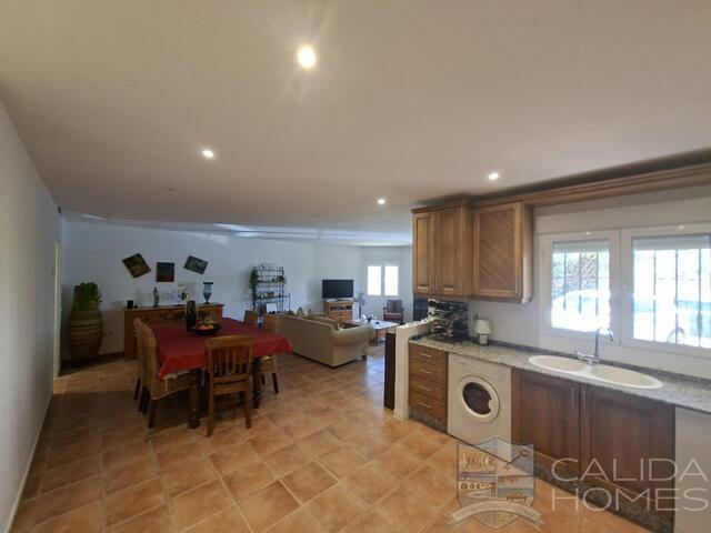 Image No.17-3 Bed Villa for sale