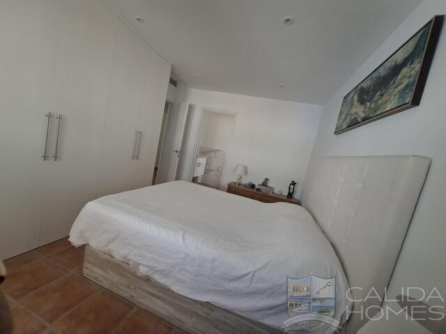 Image No.18-3 Bed Villa for sale