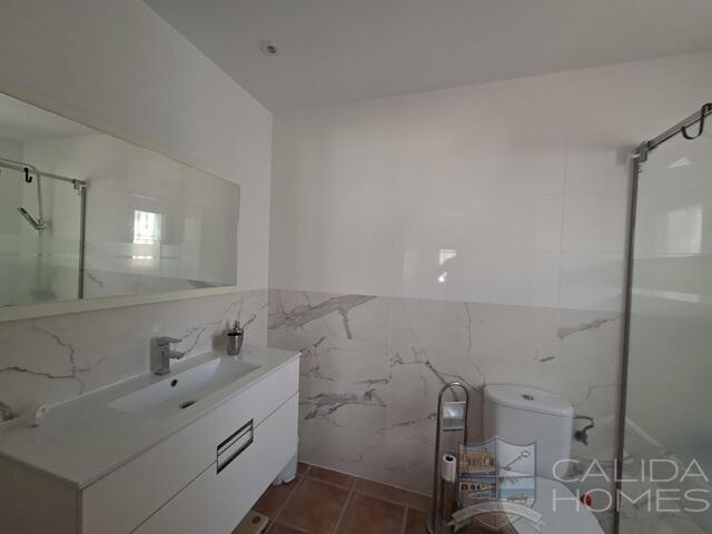 Image No.20-3 Bed Villa for sale