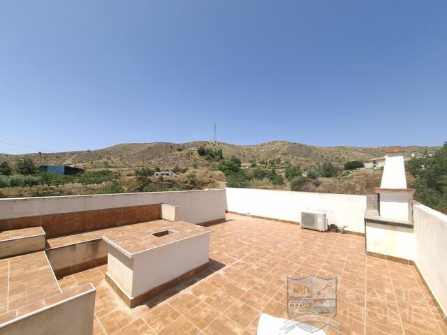 Image No.9-3 Bed Villa for sale