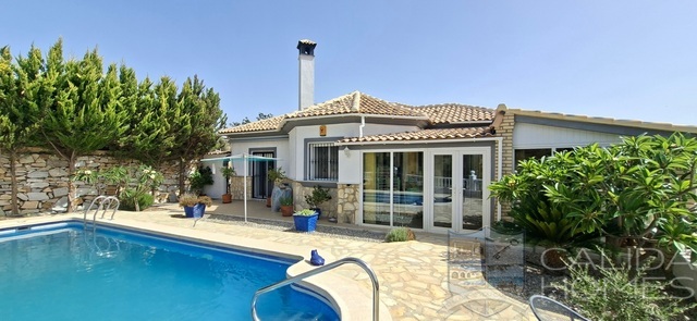 Image No.2-3 Bed Villa for sale
