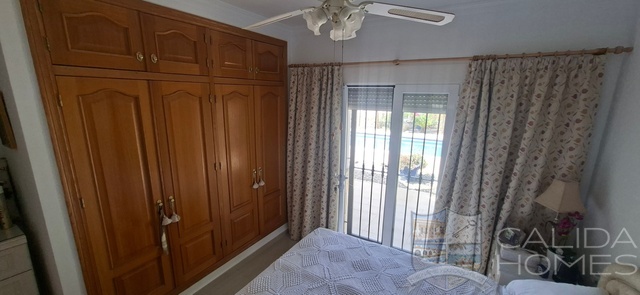 Image No.20-3 Bed Villa for sale