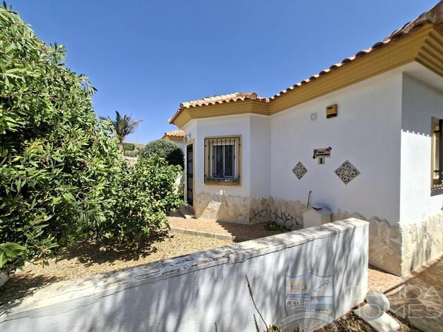 Image No.10-4 Bed Villa for sale