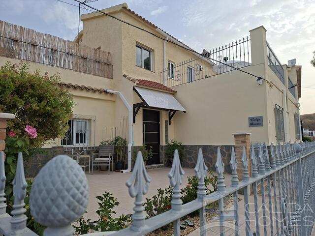 Image No.2-4 Bed Townhouse for sale