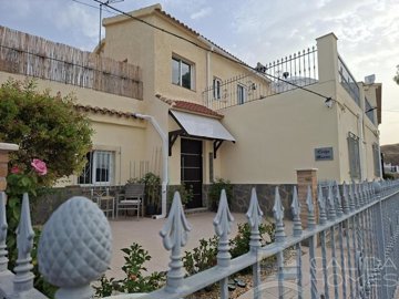 cortijo-amaras-village-or-town-house-for-sale