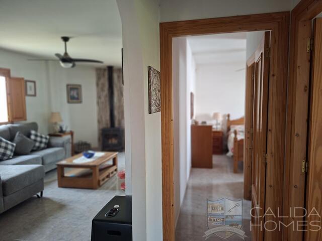 Image No.18-3 Bed Villa for sale