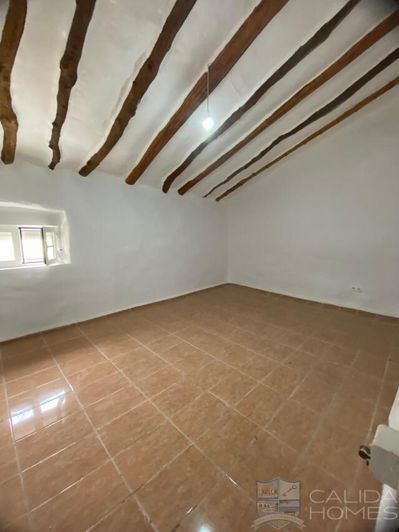 Image No.10-3 Bed Townhouse for sale