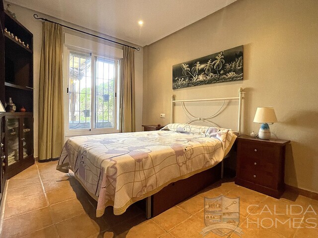 Image No.12-2 Bed Apartment for sale
