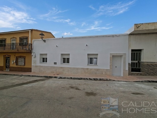Image No.13-3 Bed Townhouse for sale