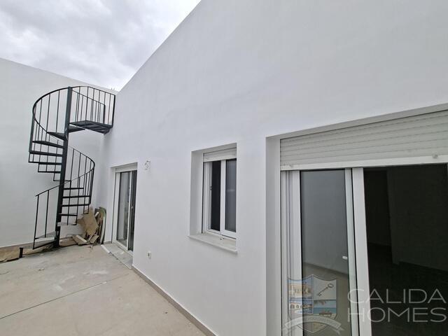 Image No.5-3 Bed Townhouse for sale