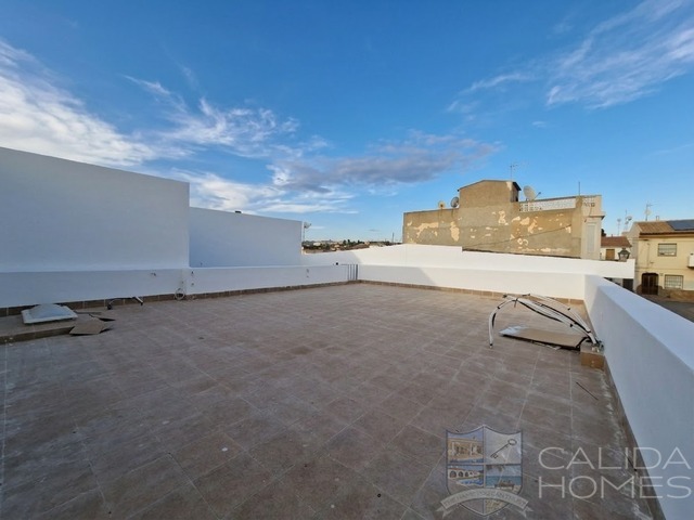 Image No.6-3 Bed Townhouse for sale