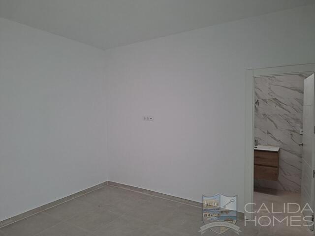 Image No.9-3 Bed Townhouse for sale