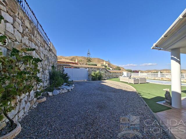 Image No.12-3 Bed Villa for sale