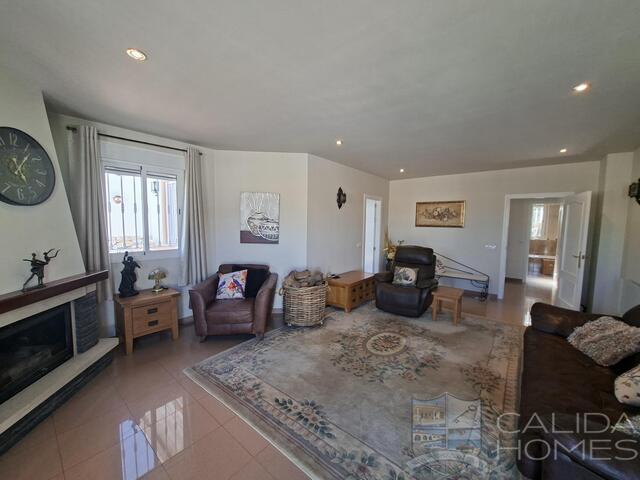 Image No.14-3 Bed Villa for sale