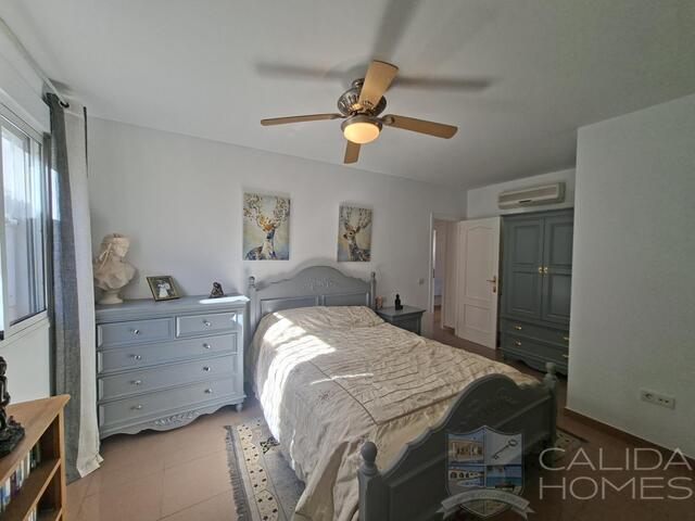 Image No.19-3 Bed Villa for sale