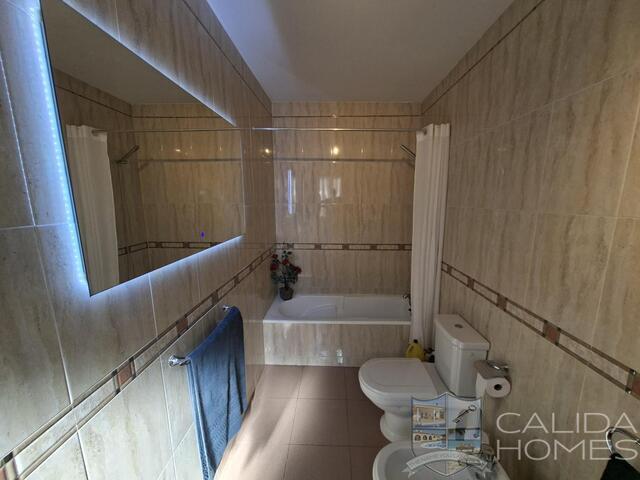 Image No.20-3 Bed Villa for sale
