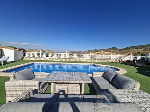 Image No.3-3 Bed Villa for sale