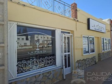 la-fiesta-resale-villa-for-sale-in-arboleas-3