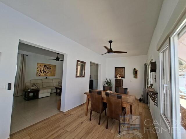 Image No.18-3 Bed Villa for sale